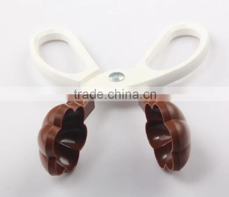 2016 new arrived kitchen tool Triad multi-function chocolate mold die chocolate cake