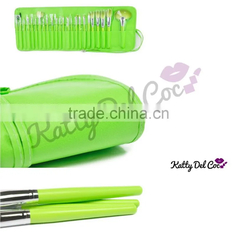 Best quality fresh green 24pcs make up brushes wood factory directly