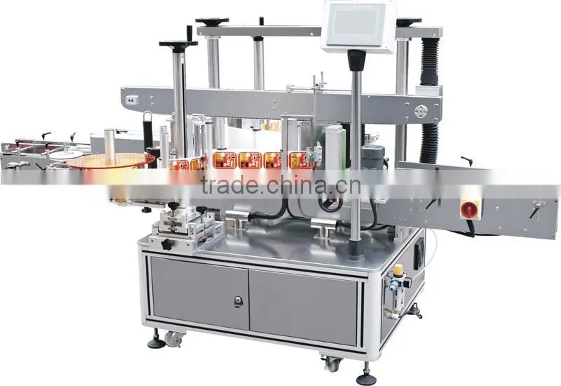 Automatic labeling machine for round bottles