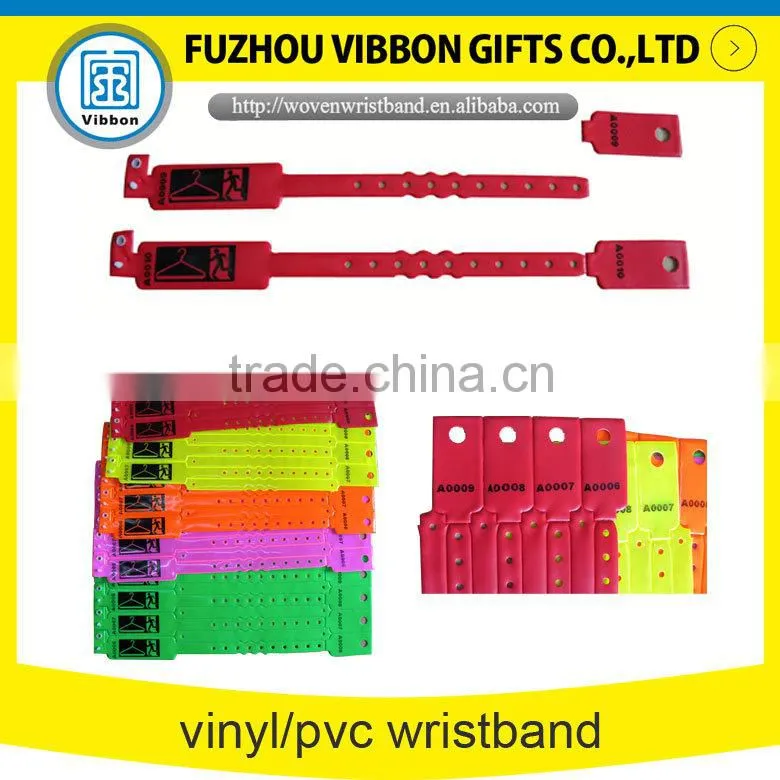 customized PVC bracelet vinyl wristband with serial numbers