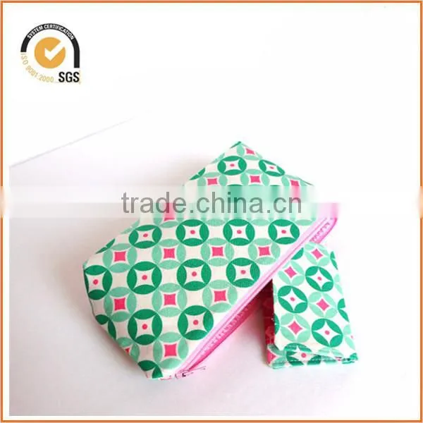 Green Geometric Zipper Pouch - Makeup Bag By Chiqun Donggaun CQ-H02022