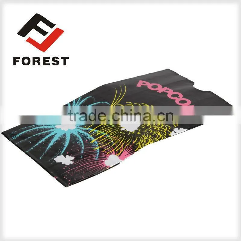 Pretty halloween paper bags and white paper party bags