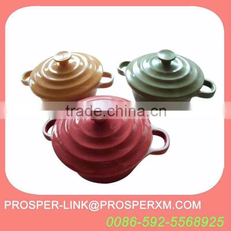Round ceramic baking dish