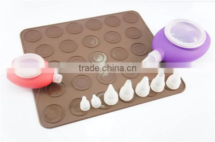 Silicone cake decoration bags and tips