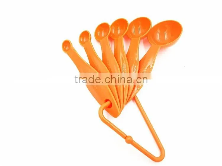 Plastic disposable measuring spoon