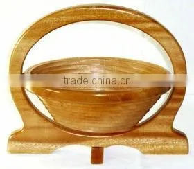 Collapsible wooden basket