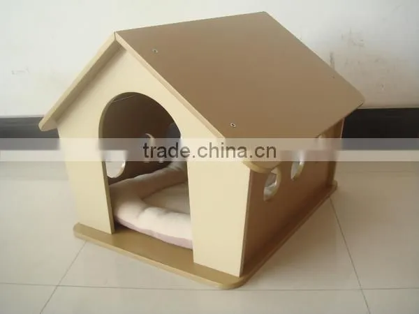 Fashionable Wooden Dog House with mat