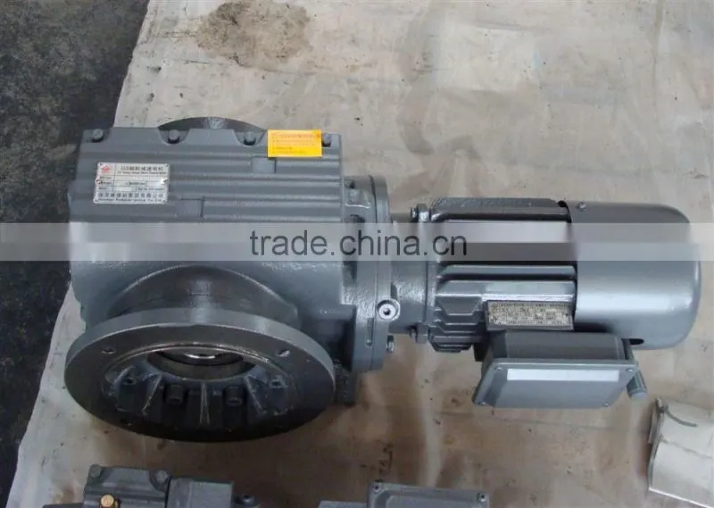 Helical-bevel reduction gearbox motor