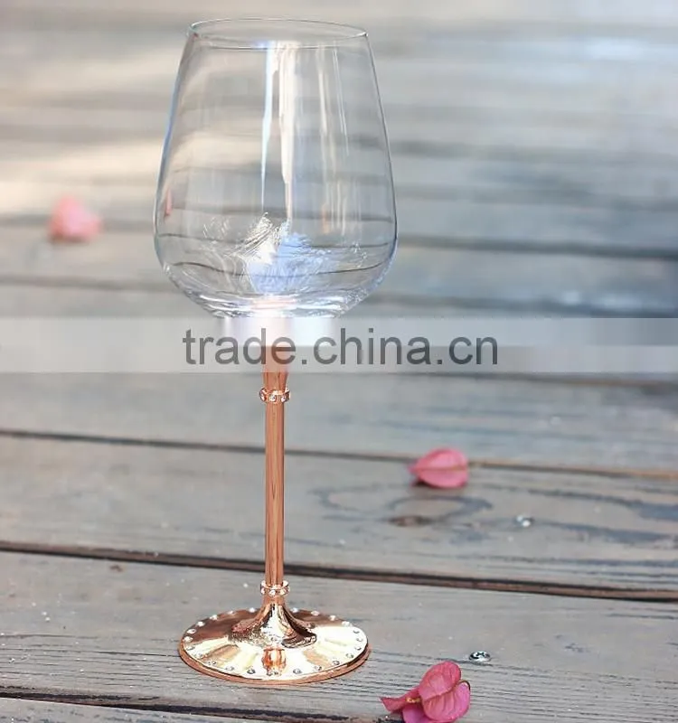 Eco-Friendly Feature and Glass Drinkware Type OhTrend glassware elegant red wine glass beer mug with diamond for wendding party