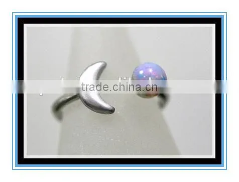 2016 fashion design Crescent Moon with genuine vintage fire opal stone Ring Yiwu wholesale