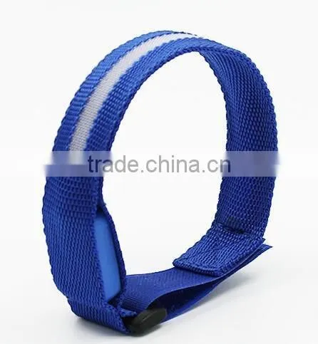 2016 hot selling Glowing LED Flashing LED Bangles & Glowing LED Bracelets