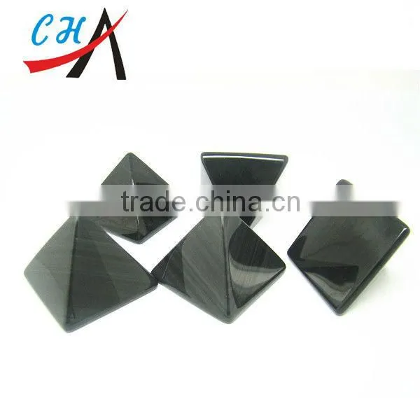 Wholesale dealer pyramid paperweight
