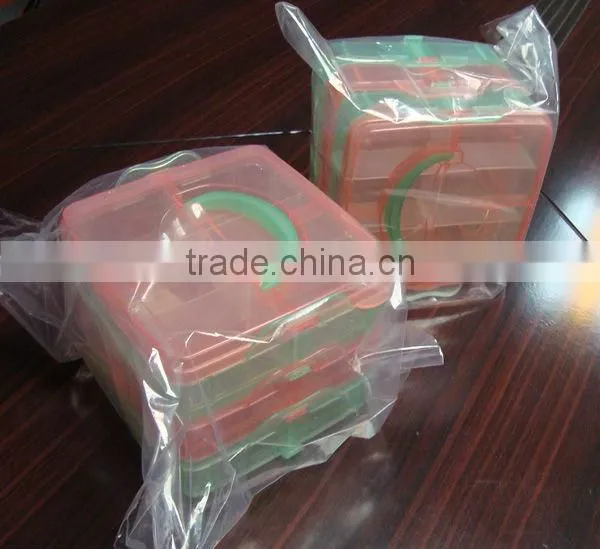 Plastic food contaioner with 3 layers and a removeable lid