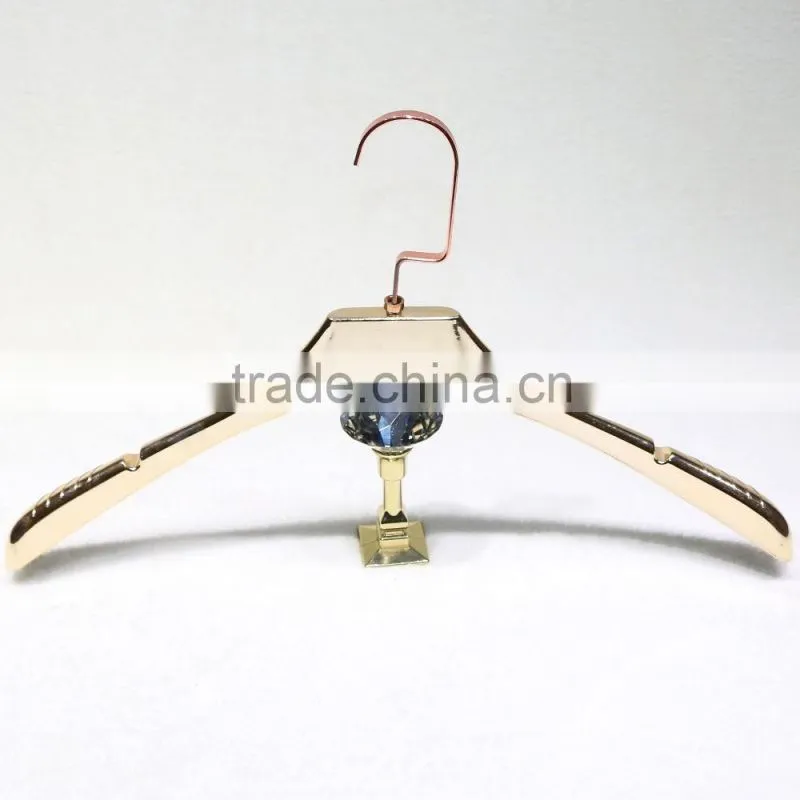 QD-246 High quality plastic hanger for suit cheap gold plastic hanger
