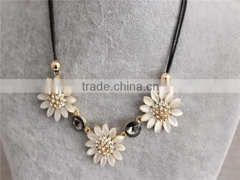High quality flowers pendant necklace, crystal gem necklace