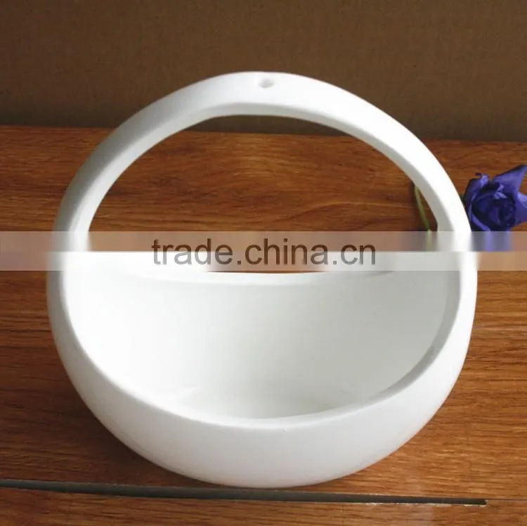 2016 basket shaped decoration white hanging ceramic planter for flower