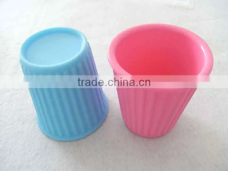 Eco-friendly collapsible silicone cups with lids
