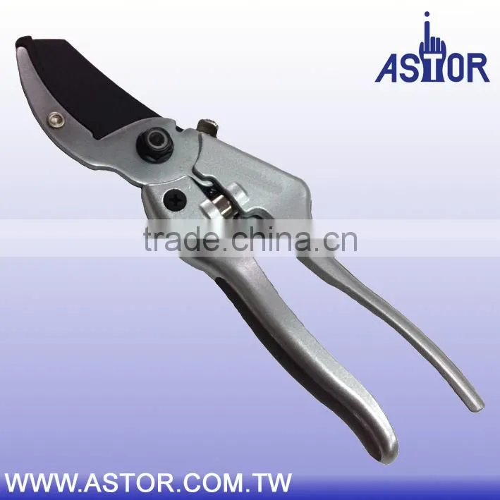Home & Garden Hand Tool for Cutting Small Tree Branch