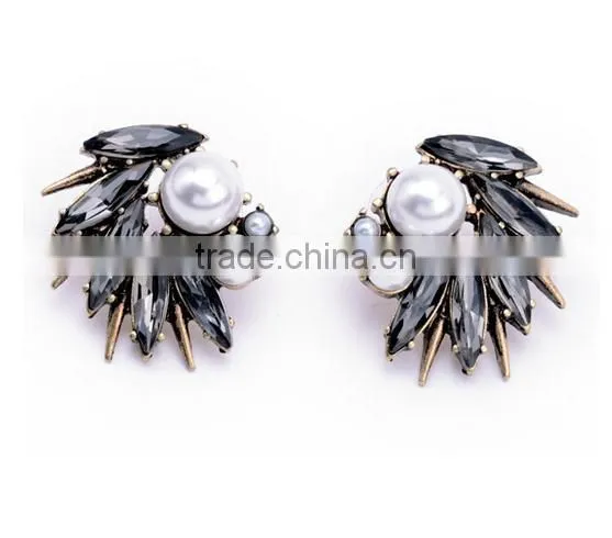 Fashion wholesale lady irregular imitation pearl diamond stud earrings