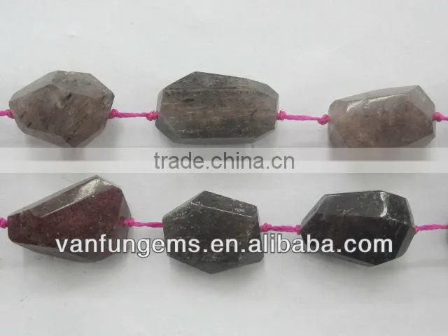 Strawberry quartz faceted tumble stone