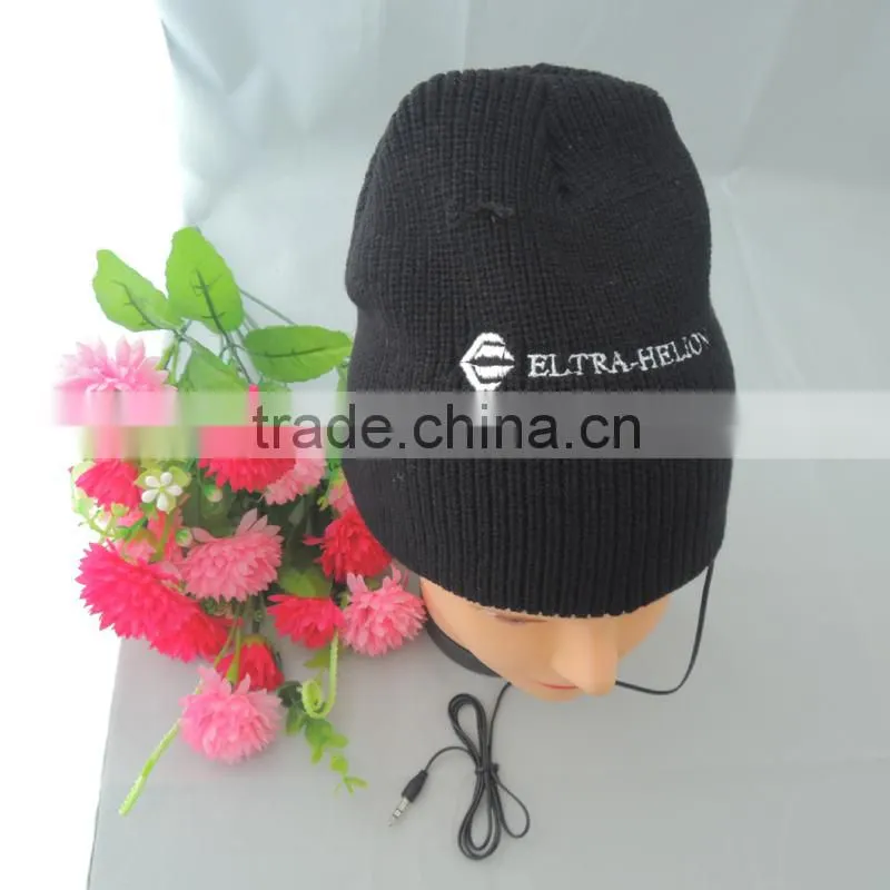 Uneed fashion winter hat for young girls with headphone