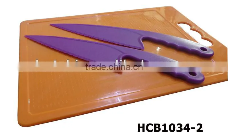 plastic bread board with bread knife