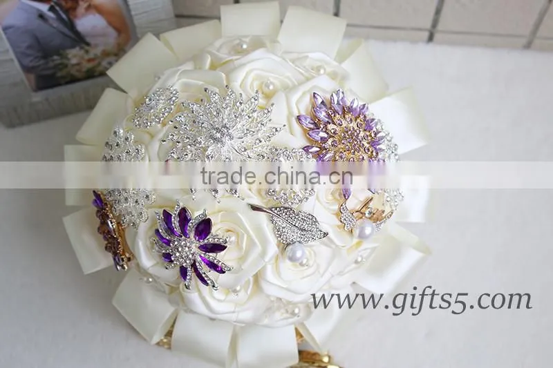 High quality luxurious winter wedding bouquets with purple brooches decoration