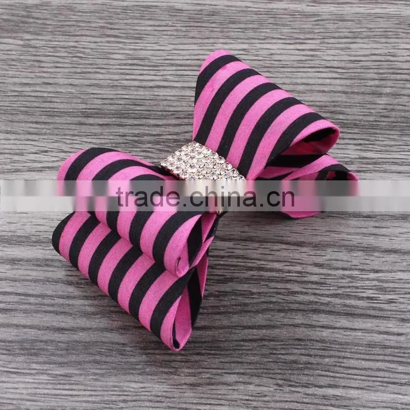 plastic bow flower clip wtih rhinestone center for kids hair accessories