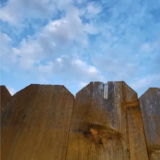 Do metal fences last longer than wood (4)