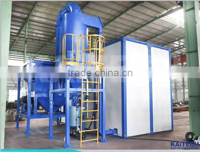 Automatic sand peening room with protable sand blasting tank