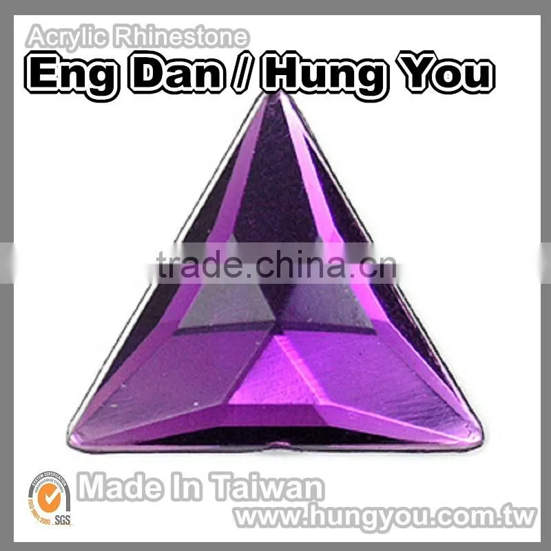 Made in Taiwan Garment Accessories 20mm Triangle Shaped Rhinestone With Silver Foil Back