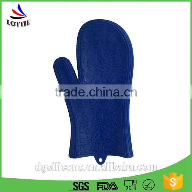 China manufacturer kitchen waterproof silicone gloves,FDA silicone oven mitts