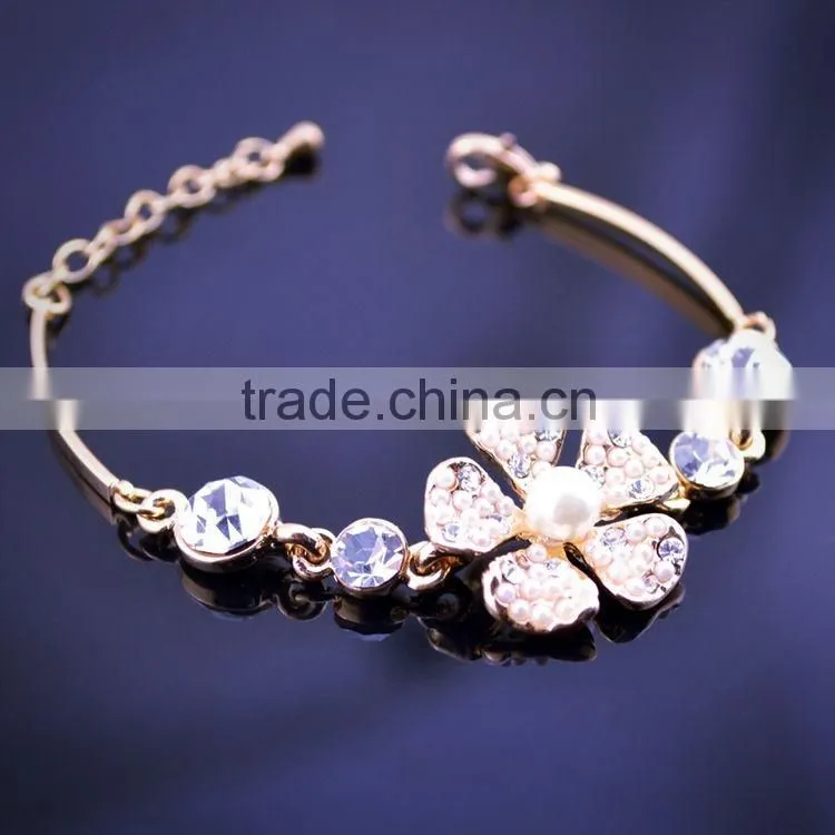 Lady's Cubic Zirconia Crystal Five Petals Flower Charm Bangle Bracelet