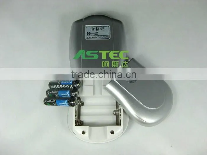 Hand-held pulse therapy massager