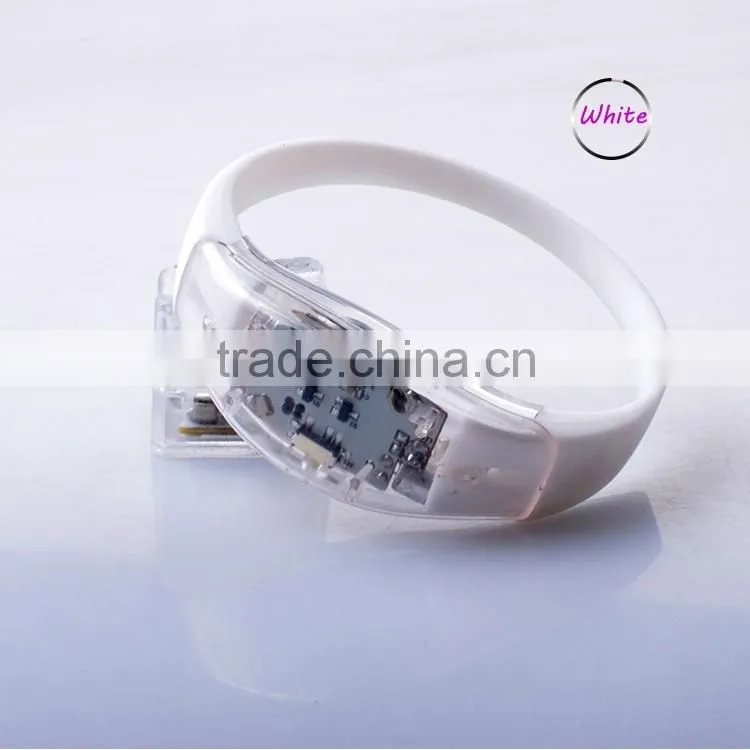 2016 Customized Stylish Cheering Colorful Flashing Bracelet With LED, Cheap Sticker Logo LED Colorful Flashing Bracelet For Prom