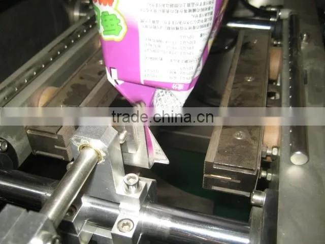 Multi-function automatic vertical form fill seal packing machine for powder or flour