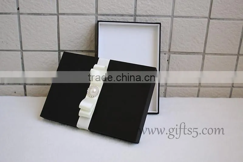 Customized paper wedding invitation box for packing