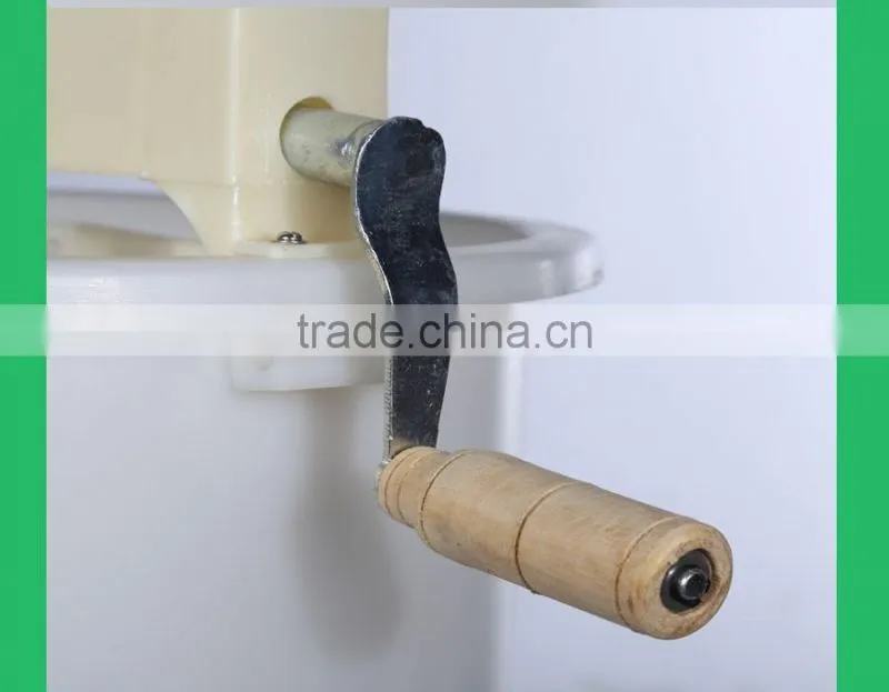 2016 Chinese hot sale Non-pollution No crevice 2 frame plastic honey extractor with flow closure