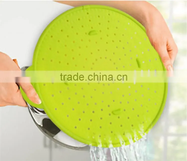Unique Kitchen Accessories Supplies Microwave Silicone Colander, Steam Tray