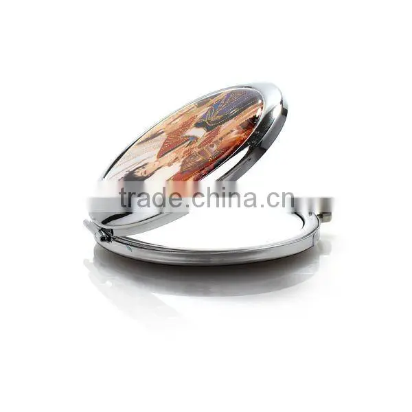 Traditional beauty compact cosmetic mirror