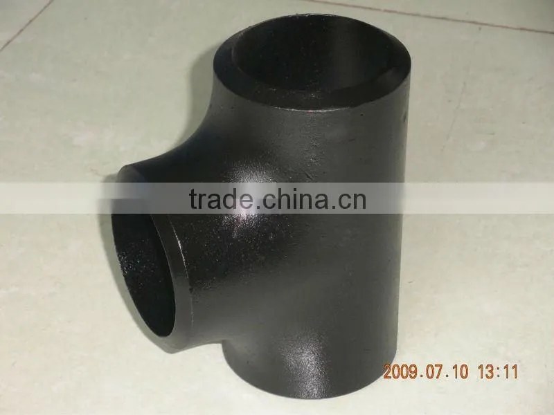 CARBON STEEL TEE WITH SOCKET