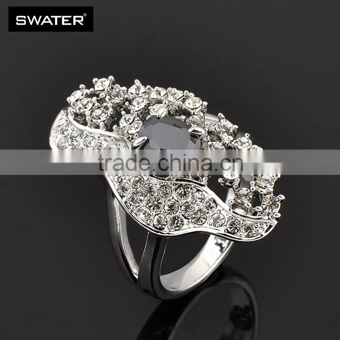 China Jewelry Wholesale Light Weight Diamond Necklace Set