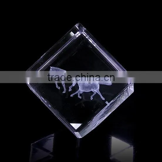 Smooth edge cubes for art shows