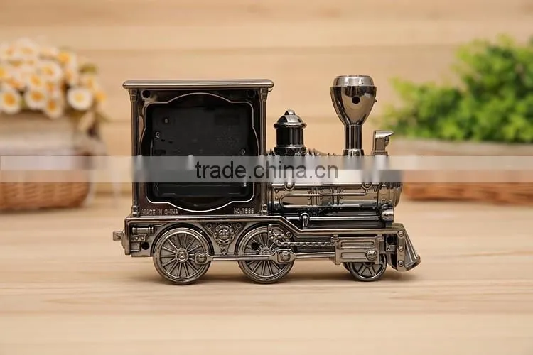 High Quality Train shape crystal small table clocks