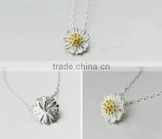 Sterling Silver Lovely Daisy Flower Charm Chain Pendant Necklace