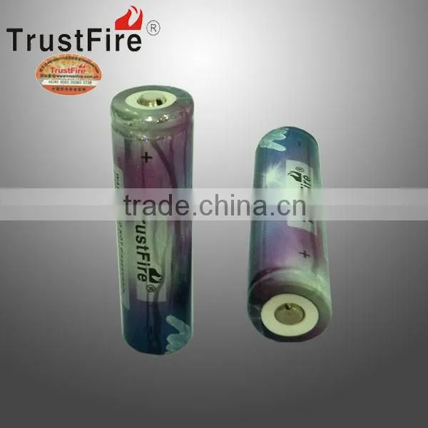TrustFire Hot Sale 2013 3.7 volt traction battery 2000mah with pcb 18650 rechargeable traction battery