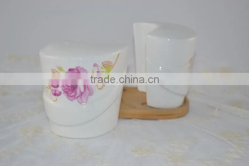 hot sale high quality 2015 new style magnesia porcelain canisters/pepper bottle sets/2pcs pepper shakers sets