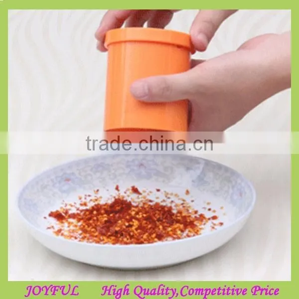 2017 New arrival kitchen tools manual dry fruit nut grinder