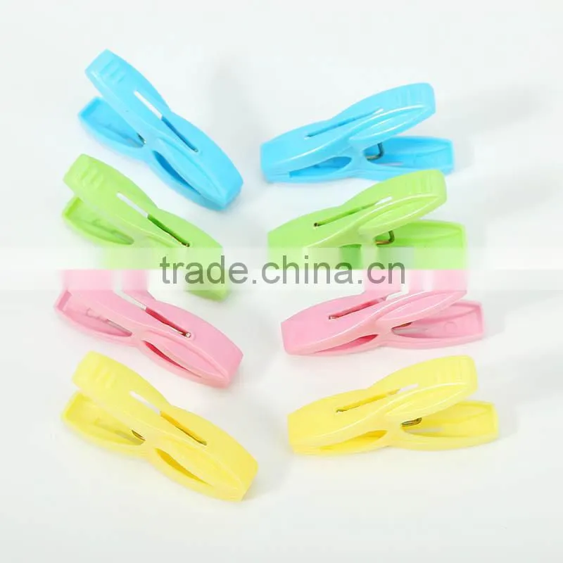 12pcs V design assorted plastic color clothes clips pegs