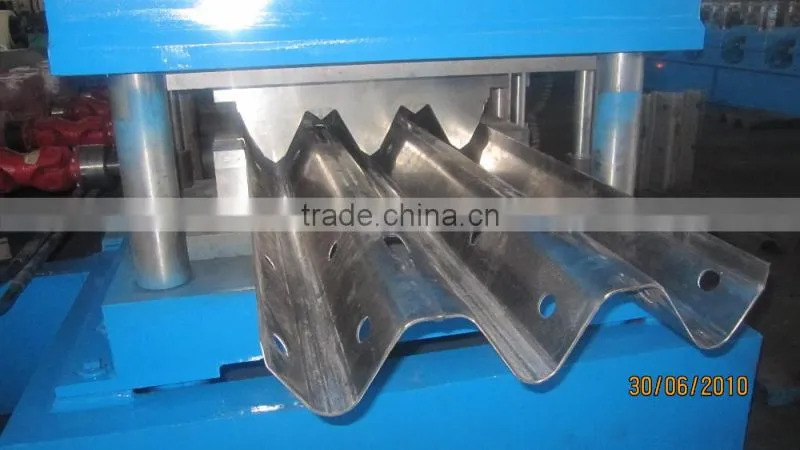Road Crash Barrier or W Beam / Side Rail Guard roll forming machine
